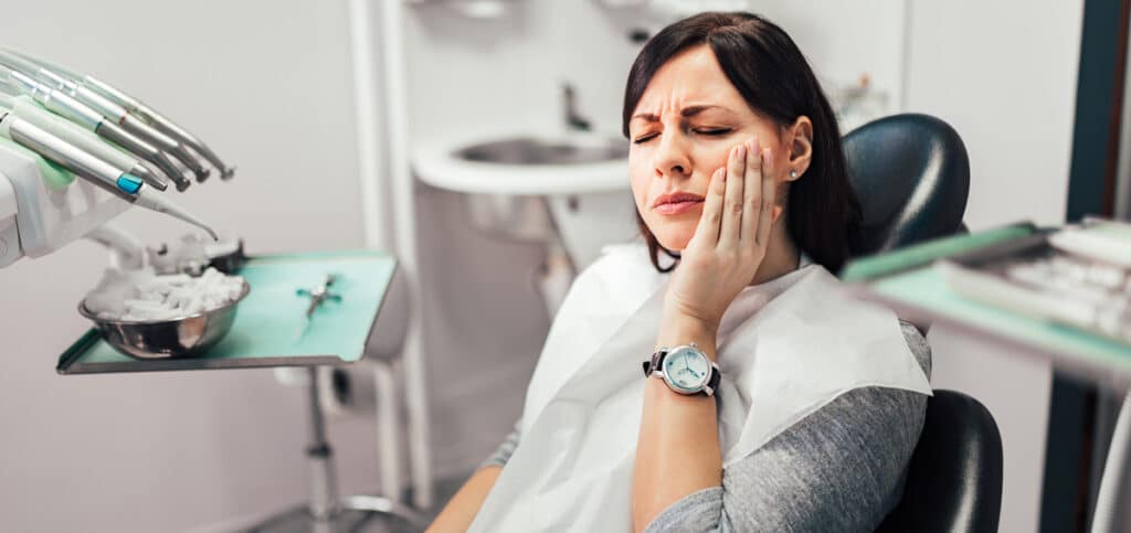 Common causes of tooth pain