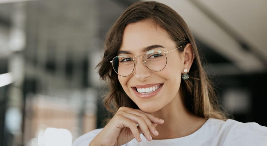 woman smiling benefits of scale and polish